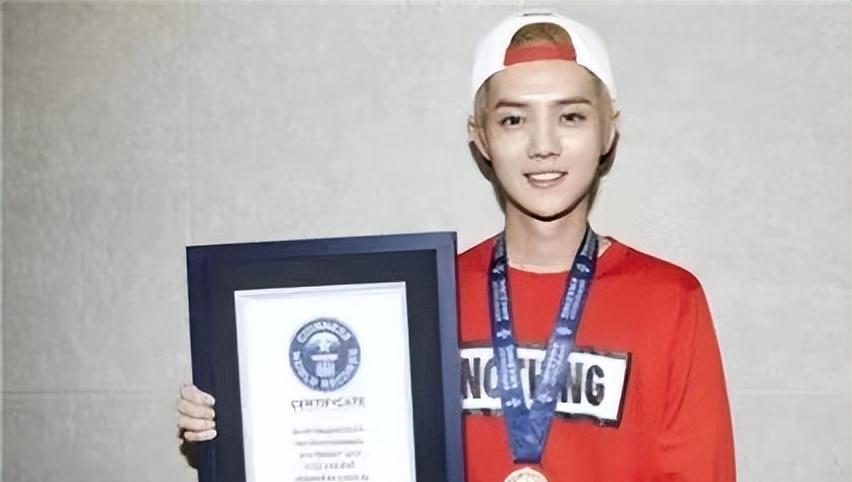 穿越娱乐圈ps鹿晗_鹿晗生日现状_鹿晗娱乐圈人缘变化